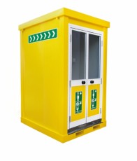 8730 Kabinoje integruotas avarinis dušas