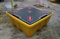 1260 L black or yellow pallet baths for IBC-KTC containers 3