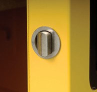 Self-closing mechanism