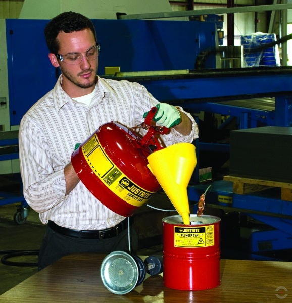 7.5 L Flammable Liquid Container with Funnel, Type 1, Red: Elega