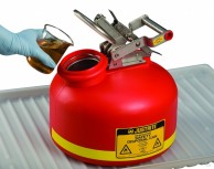 19 L safe red polyethylene container, stainless steel fittings 3