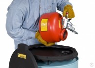 19 L safe red polyethylene container, stainless steel fittings 4