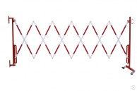 Sudedamas_žirklinis_barjeras_4,0_m_40x5_mm_raudonai_baltas_tvirtinamas_prie_sienos_su_ratukais
