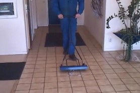 Магнитные мётлы для чистки полов в помещениях