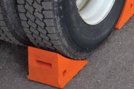 Bendrosios_paskirties_transporto_ratų_blokavimo_kaladėlės_UC_2