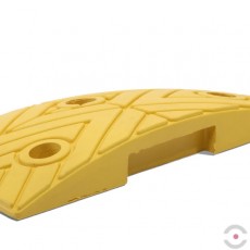 Geltonas, kraštinis, pusapvalus greičio kalnelio elementas 400x202x50 mm, su sujungimo įdubimu