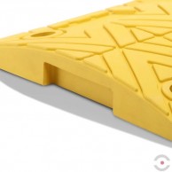 Geltonas, vidurinis, tiesus greičio kalnelio elementas 400x500 mm, su montavimo įiškilimu-6