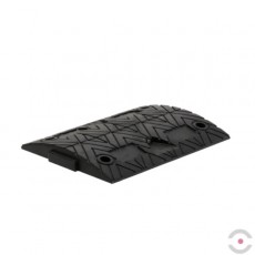 Juodas, vidurinis, tiesus greičio kalnelio elementas 400x500x50 mm, su montavimo iškilimu ir įdubimu