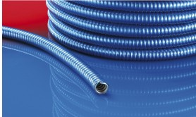 METAL HOSE PUR 105 Atspari trinčiai, alyvai, poliuretanu padengta metalinė žarna; labai tvirta ir sandari skysčiams